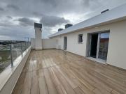 T4 duplex, com excelente terraço, para arrendar no Montijo