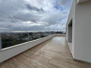 T4 duplex, com excelente terraço, para arrendar no Montijo