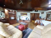T4 Duplex com garagem fechada p/ 3 carros no Centro da...