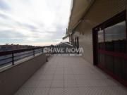 T4 Dúplex Último Piso c/ Terraço em Santa Marinha Coimbrões