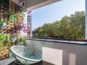 T4 em Condomínio Fechado num ambiente de Conforto e...