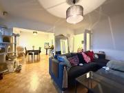 T4 MEUBLÉ ASCENSEUR RUE DE CHAMPAGNE 77.10 m²