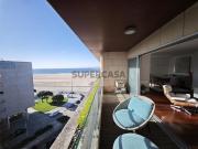 T4 na 1º linha mar em Matosinhos Sul