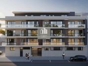 T4,piscina privativa 2 estacionamentos e arrumos