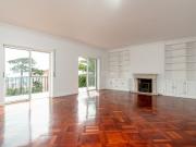 T4 Renovado com Vista Mar | Monte Estoril