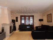 T5 Montijo com garagem para 3 carros e lavandaria