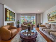 T apartamento en venta con dos balcones  Chico Navarra...