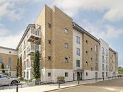 Tallow Road, Brentford TW8, 2 bed flat to rent, £2,297...