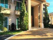 Tambore 3 Casa Imponente de Altíssimo Padrão Vista Livre!