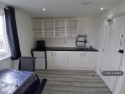 Tamworth Lane, Mitcham, CR4 1 bed flat to rent £1,350...