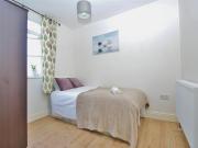 Tasteful single bedroom in residential Shepherd's...