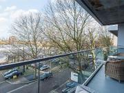 Tavern Quay, Rope Street, Surrey. 2 bed apartment to...