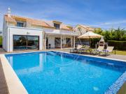 Moradia Contemporânea de 5 Quartos no Campo com Vista...