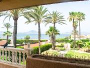 Te presentamos una auténtica joya frente al mar: una...