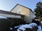 Teilmodernisiertes Zweifamilienhaus mit kleiner...