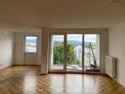 Teilrenovierte 2 Zimmer Wohnung mit Tageslichtbad und...
