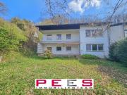 Teilrenoviertes Zweifamilienhaus in Ortsrandlage von...