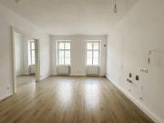 Teilsanierte 2 Zimmer Wohnung in Top Lage Nahe altes AKH...