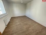 Teilsanierte 3 Zimmerwohnung mit Loggia!