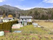 Teilsaniertes 140m² Wohnhaus mit 1.012m² schönem...