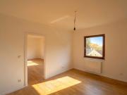 Teilsaniertes Wohnhaus mit viel Platz, Grünblick und...