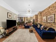 Telfords Yard, London E1W, 2 bed flat to rent, £3,497...