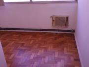 Temos salas comerciais no CADEG em Benfica. Tradicional...