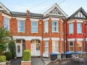 Temple Road, London, 4 Bedroom Maisonette