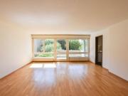 Temporary 3.5 room apartment with sunny lounge area