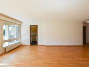 Temporary 3.5 room apartment with sunny lounge area