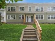 Ten Fold Studio Apartment for Rent at 1082 21st St, Des...