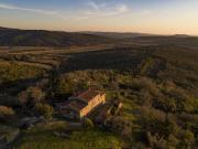 Tenuta per resort di lusso con eliporto, golf, vigneti a...