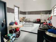 Terletak di kawasan yang agak tinggi dan tanah yang rata...