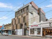 Terrace Apartment in Unbeatable Urban Location