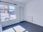 Terraced House to rent on