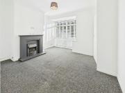 Terraced House to rent on