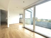 TERRASSENWOHNUNG MIT TRAUMHAFTER FERNSICHT TERRASSENWOHNUNG MIT TRAUMHAFTER FERNSICHT