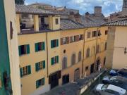 APPARTAMENTO INDIPENDENTE di 6 vani e di 220 mq AREZZO...