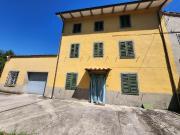 Terratetto in vendita a Massa Macinaia Capannori in...
