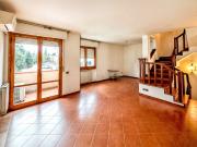 TERRATETTO in VENDITA a MONTEVARCHI PISCINA di 7 vani