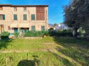 Terratetto in vendita a Segromigno In Monte Capannori 70...