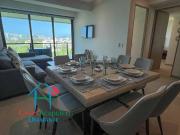 Terraza con vista a las albercas y áreas comunes