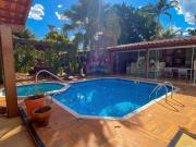 TÉRREA COM 04 SUÍTES, PISCINA E ÁREA GOURMET
