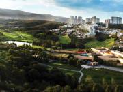 Terreno 2,095 m2 en residencial con campo de golf,...