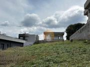 Terreno 560 m², condomínio Santa Maria