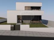 Terreno à venda em Leiria