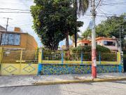 TERRENO AMPLIO con construcción para remodelar o demoler... TERRENO AMPLIO con construcción para remodelar o demoler...