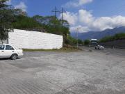 TERRENO BARDEADO SOBRE CARRETERA NACIONAL LOS CRISTALES