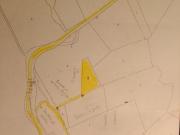 Terreno boschivo con roulotte