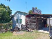 Terreno com 350 metros quadrados, 1 banheiro, 2 vagas,...